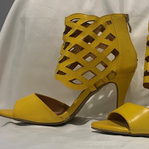 NEW DB DK Ladies Yellow Shoes - Picture 4 of 11